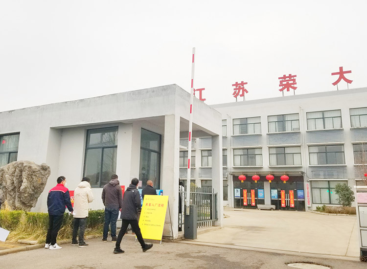 復(fù)工加防疫，榮大候車亭兩不誤配圖二